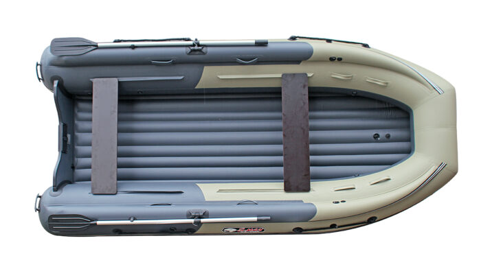 Лодка Reef Triton 370 Fi S-Max с интегрированным фальшбортом