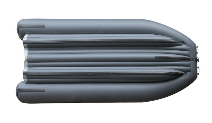 Лодка Reef Triton 370 Fi S-Max с интегрированным фальшбортом