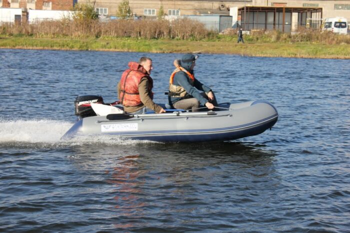 n8u8tqzv1jec2ryh8rstgpz8graqfz36 Лодка ПВХ ФЛАГМАН 330 U